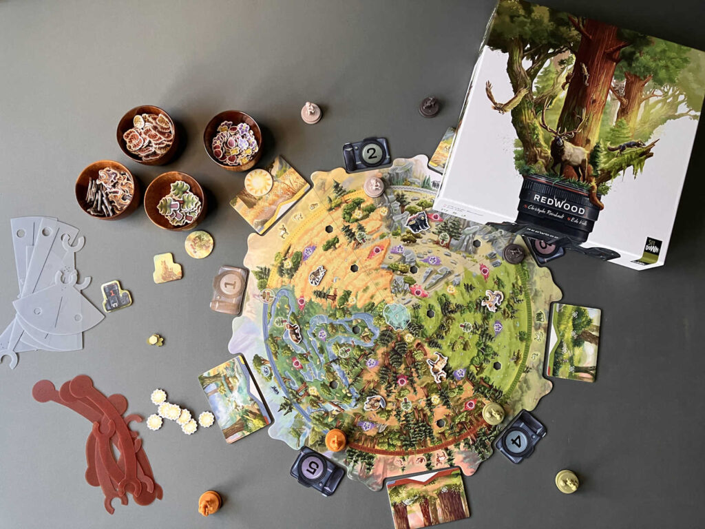 Das gesamte Spielmaterial für eine Partie aufgebaut